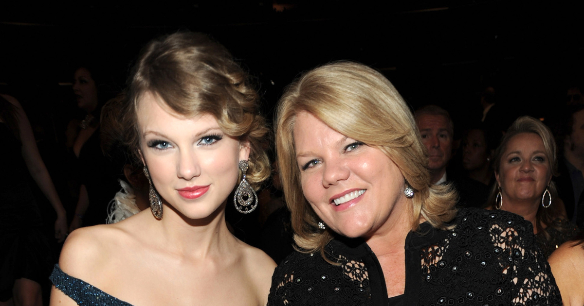 دانلود آهنگ The best day از Taylor Swift به همراه متن و ترجمه