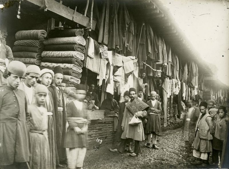 داشتم یه مطلب در مورد آنفولانزای اسپانیایی 1917و میزان تلفاتش در پرشیا (ایران) میخوندم, اولش واقعا ناراحت شدم که بیشتر تلفات اون زمان را پرشیا داشته.