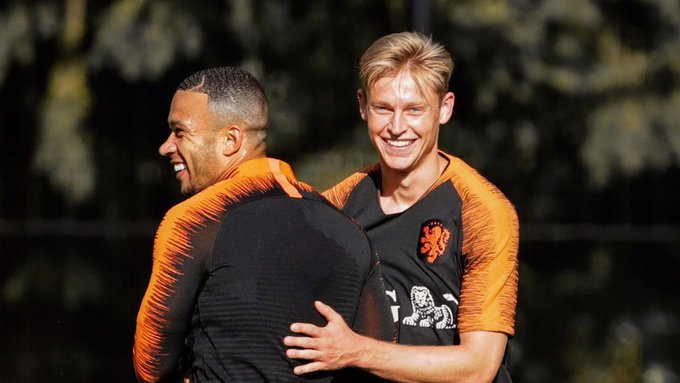بارسلونا-هلند-لیون-لاله های نارنجی-بلوگرانا-لالیگا-لیون-Barcelona-Netherland-Lyon