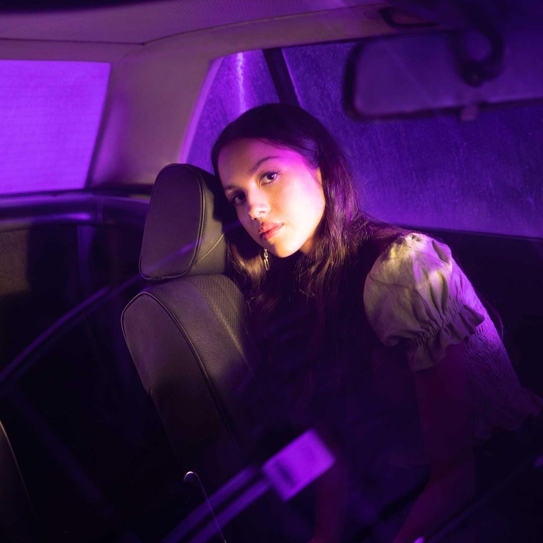 دانلود آهنگ Olivia Rodrigo - drivers license