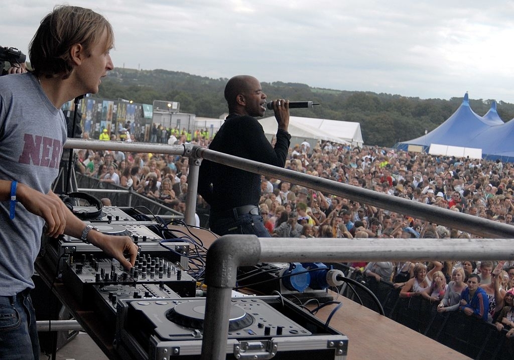 دانلود آهنگ David Guetta & Chris Willis - Love Is Gone