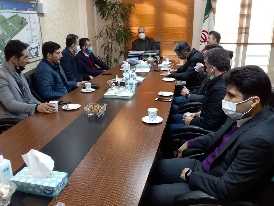داوران ماسک به صورت، اتاق به اتاق در فدراسیون / عکس