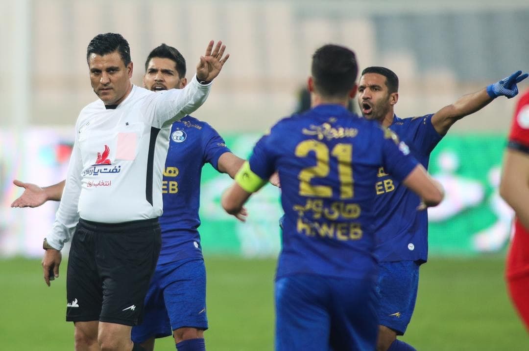نقد داوری دربی؛ هند وحید امیری پنالتی نبود، خطای غلامی هم اخراج نداشت