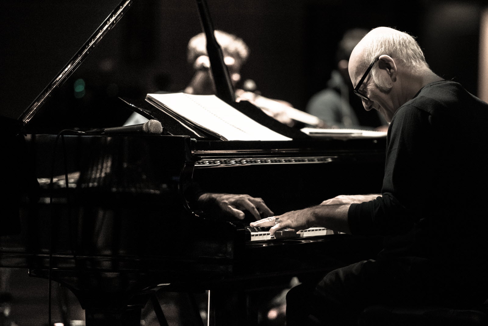 دانلود آهنگ low mist شاهکار پیانو نوازی ludovico einaudi بزرگ