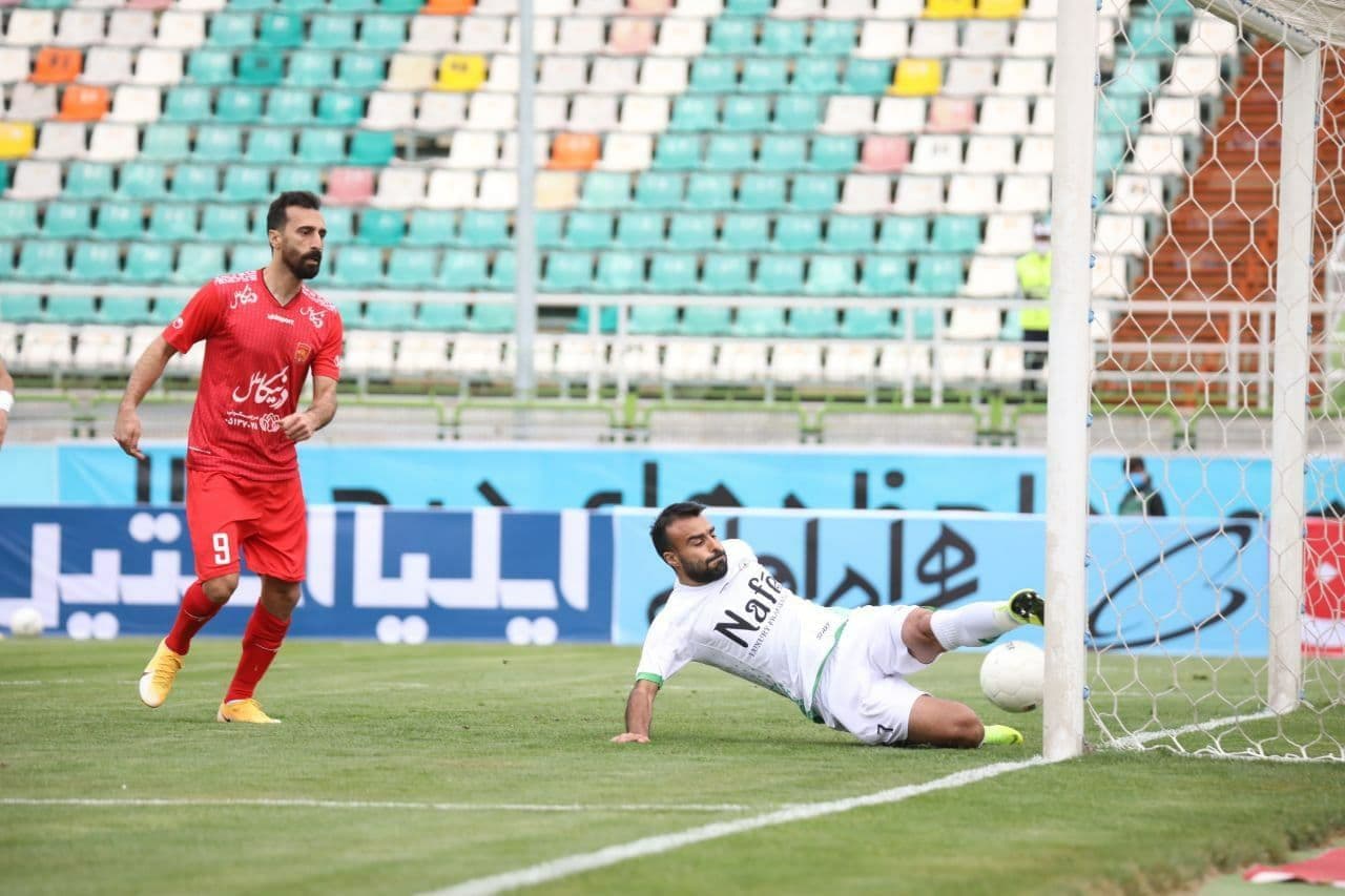 ذوب آهن 2-1 پدیده / صعود شاگردان مجتبی حسینی به مرحله یک هشتم نهایی