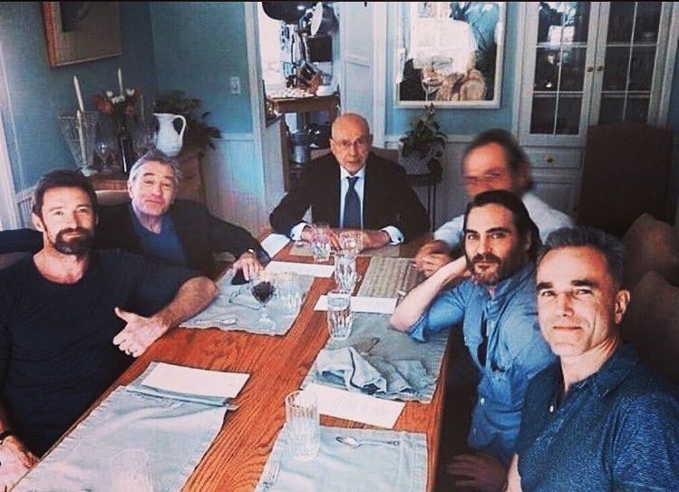 ??مارلون براندو ?جانی دپ?دنزل واشنگتن ?کریستین بیل?لئوناردو دی کاپریو ?دنیل دی لوئیس?رابرت دنیرو ? واکین فینیکس ،هفت نظرسنجی اخر رقابت بین 20 نفر برتر نظرسنجی محبوب ترین بازیگران هالیوود ❗