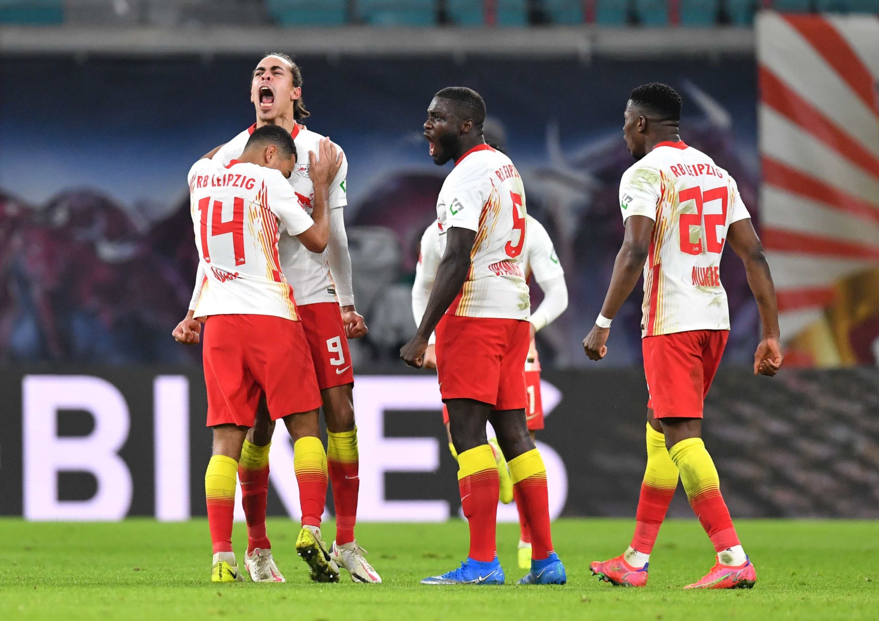 لایپزیش 3-2 مونشن گلادباخ؛ اعاده حیثیت مهاجمان لایپزیش