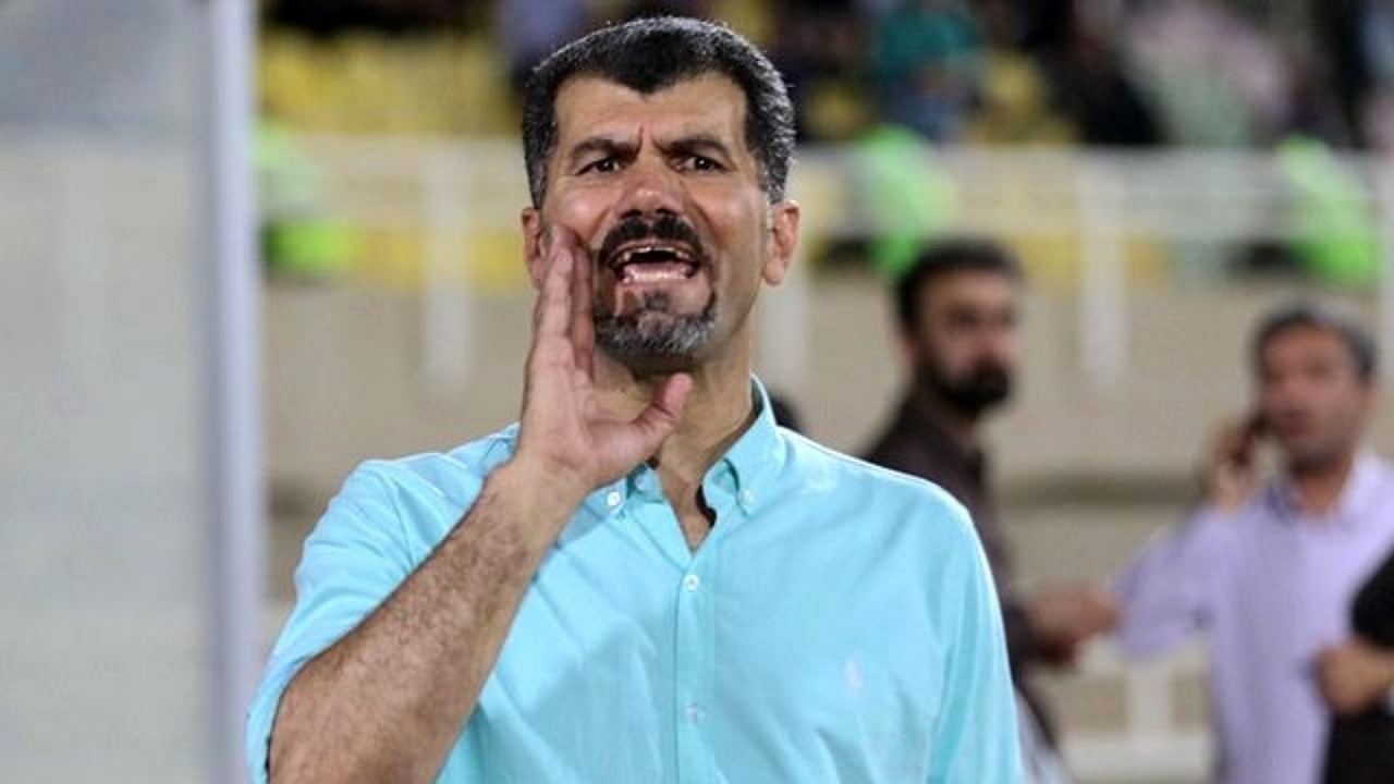 داریوش یزدی: رسانه ها به خداحافظی ام آب و تاب دادند / پا پس نمی کشم