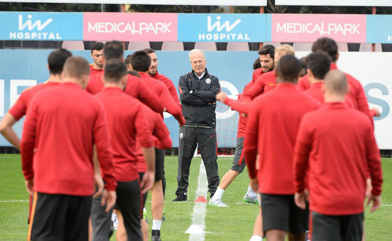 دنیزلی: یک قهرمانی به پرسپولیس بدهکارم / دوست داشتم سرمربی تیم ملی ایران شوم