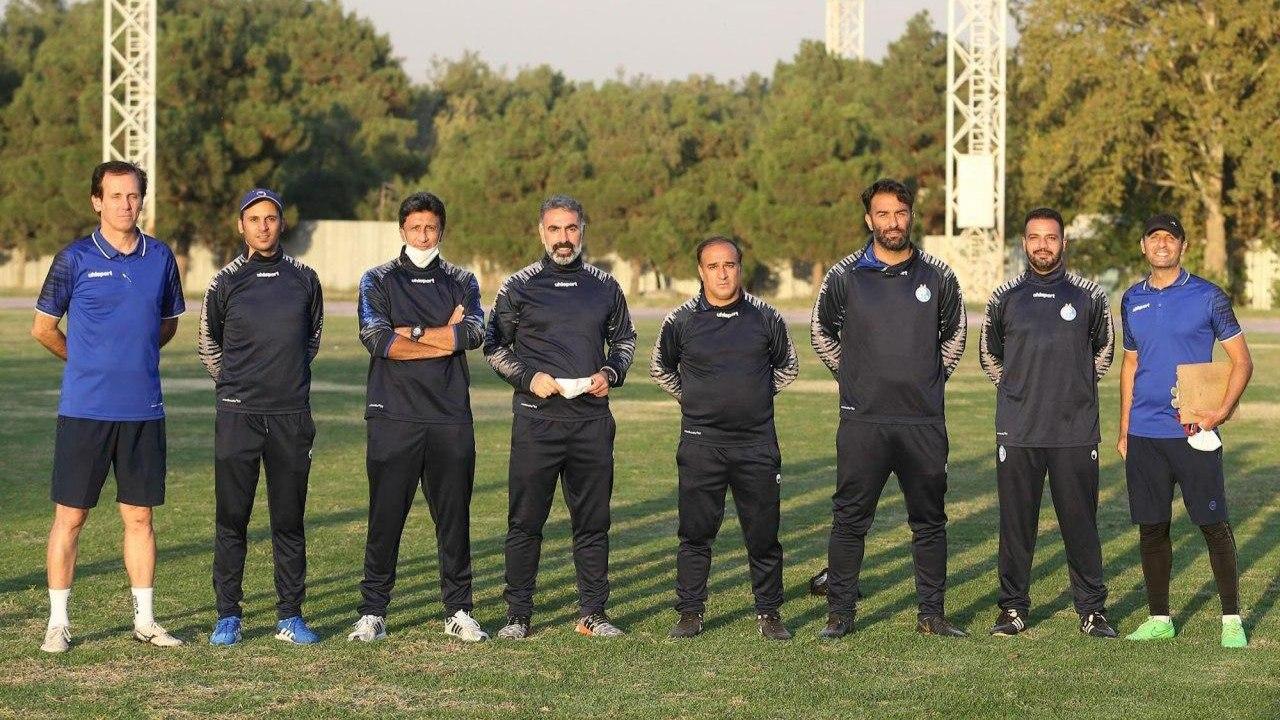 کادر فنی محمود فکری در ساختمان باشگاه استقلال