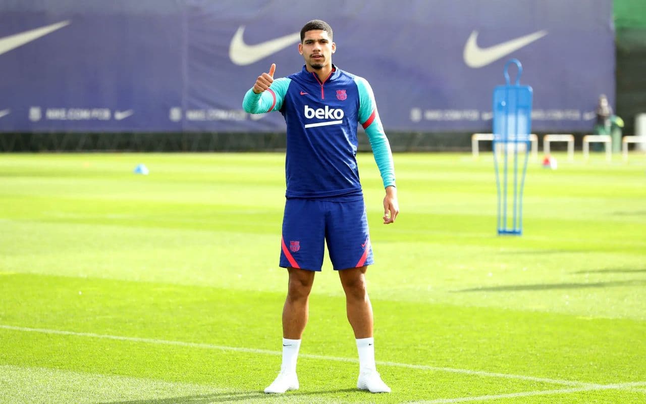 بارسلونا / لالیگا / Barcelona / Laliga / مدافع اروگوئه ای بارسلونا