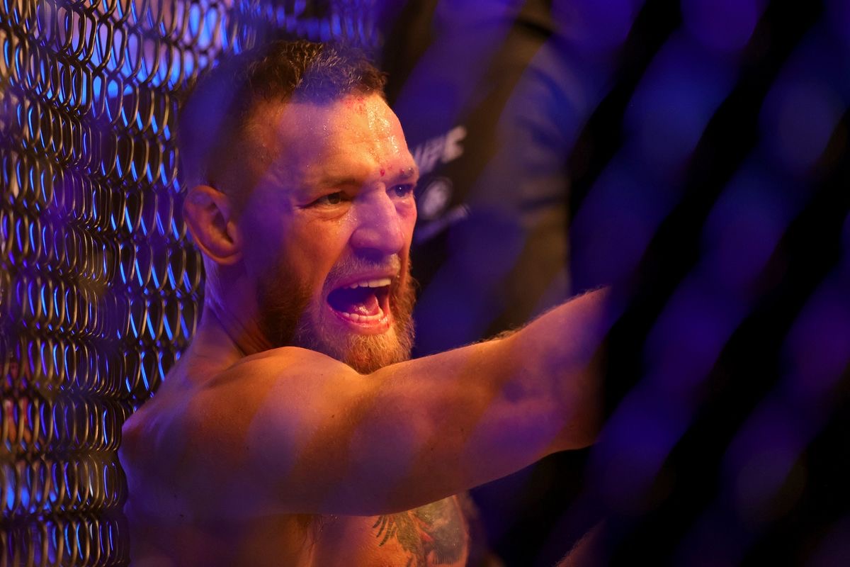 داستین پویریر با ناک اوت فنی پیروز مبارزه با کانر مک گرگور شد | UFC 264
