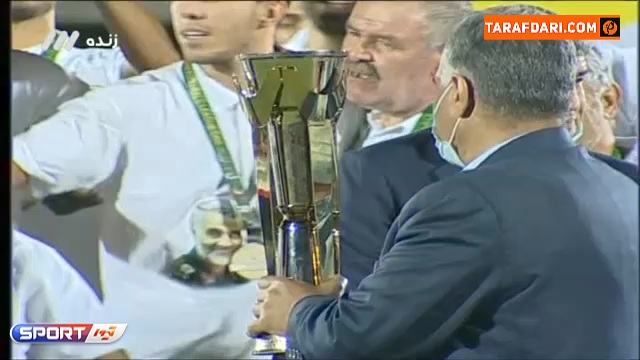 مراسم اهدای جام و جشن صعود و قهرمانی فجر سپاسی شیراز در لیگ دسته اول فوتبال کشور / فیلم