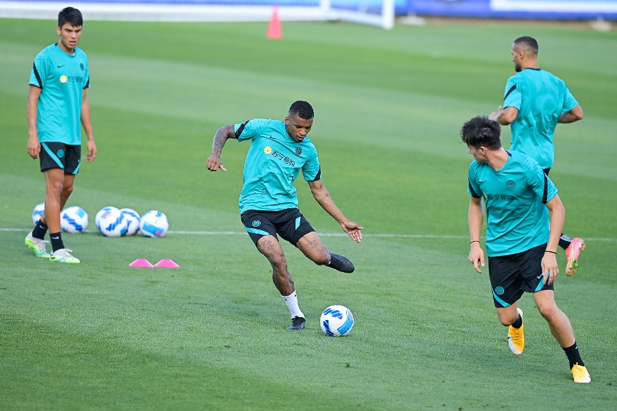 اینتر/مدافع چپ برزیلی/Inter/Brazilian left back