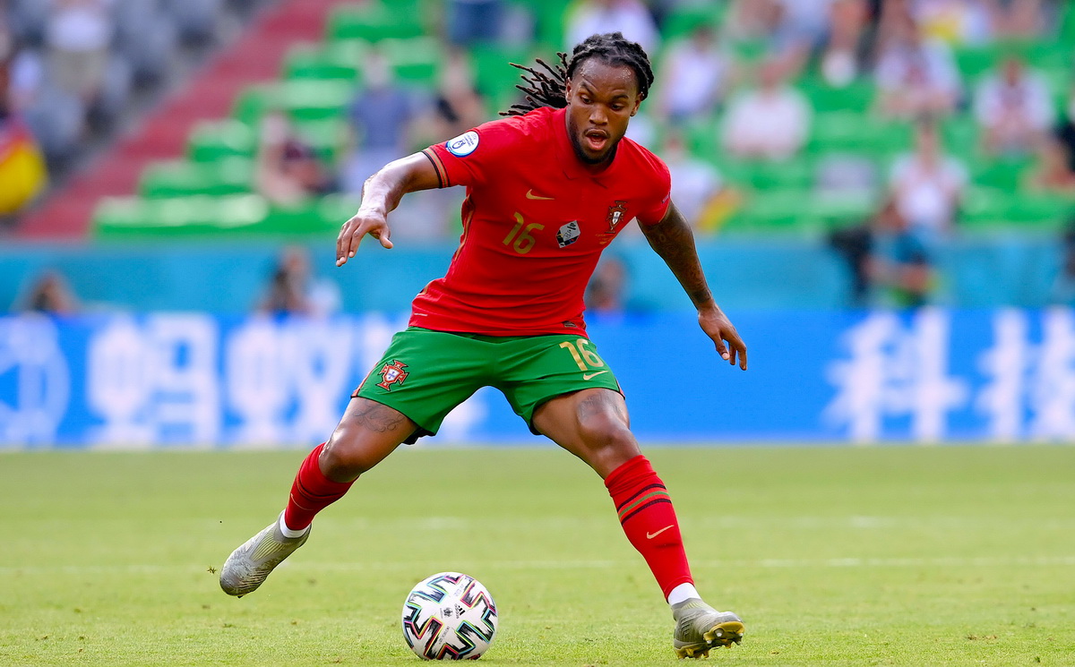 لیل/هافبک پرتغالی/میلان/Lille/Portuguese midfielder