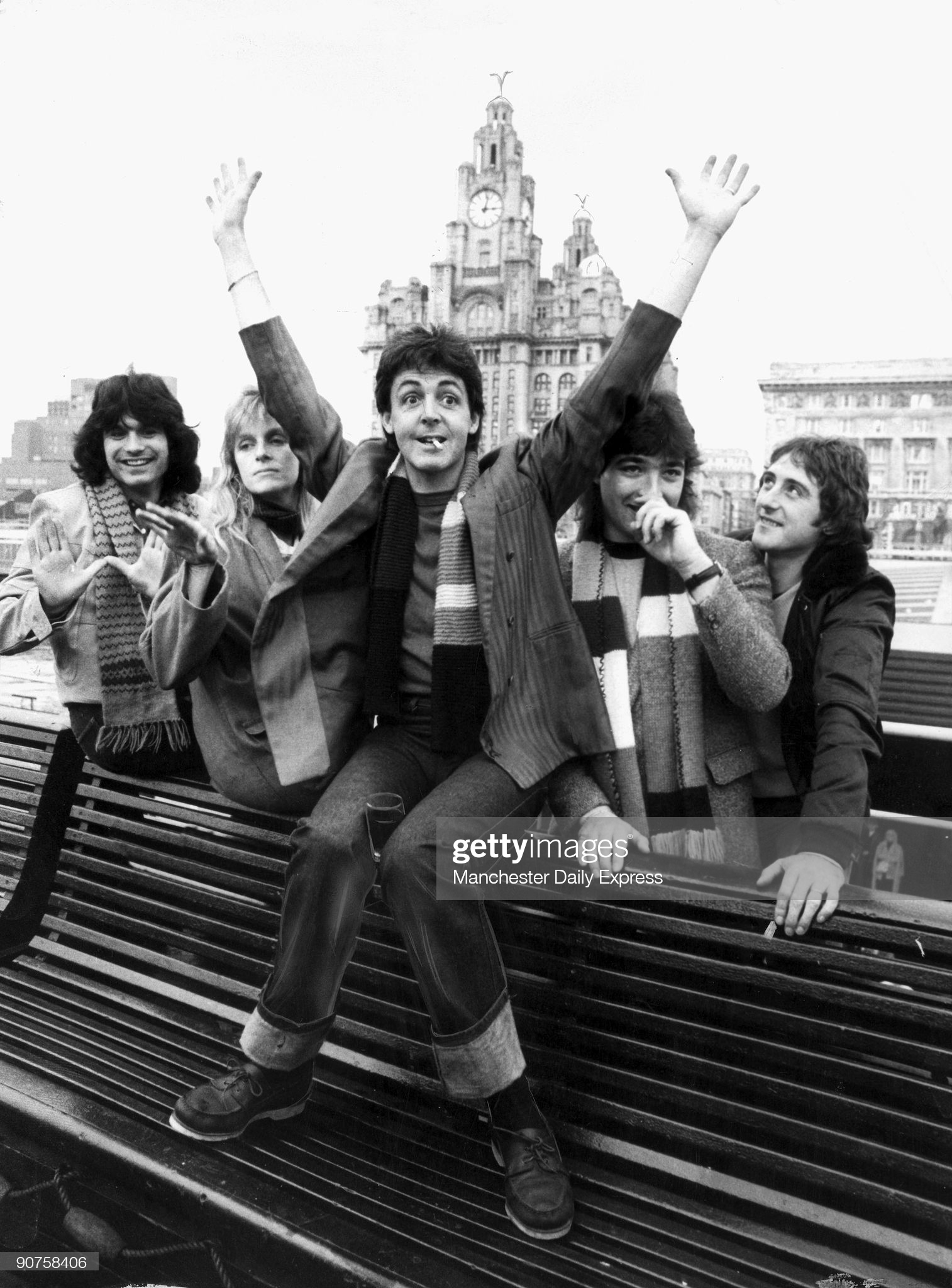 دانلود آهنگ Paul McCartney & Wings - Band On The Run