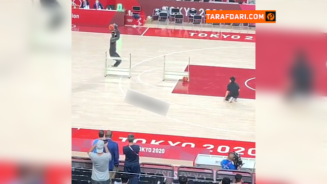 رونمایی از ربات بسکتبالیست در وقت استراحت بازی دو تیم فرانسه و آمریکا (المپیک توکیو 2020) / فیلم