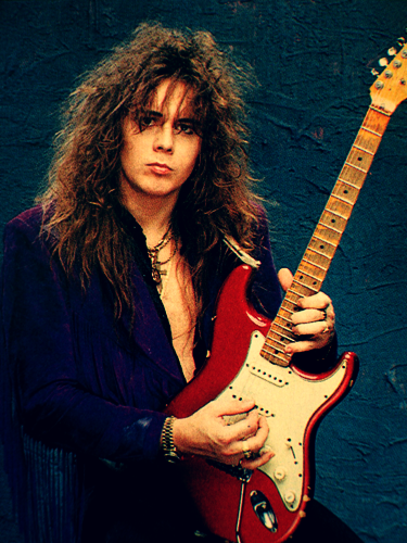 قطعه بیکلام بسیار زیبا به نام " God of War " از نوازنده سوئدی " Yngwie Malmsteen "