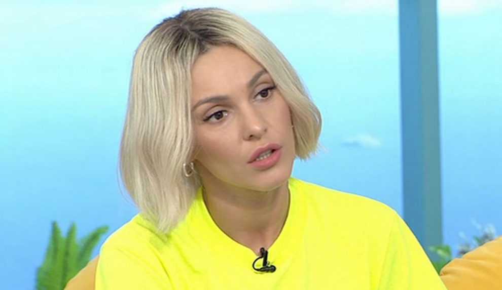 آهنگ with love از Tamta