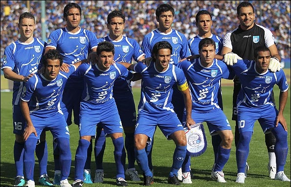 استقلال هنوز 21 امتیاز بیشتر از پرسپولیس دارد